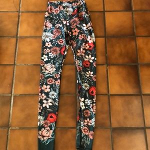 Size S/M YOGA DEMOCRACY leggings NWOT